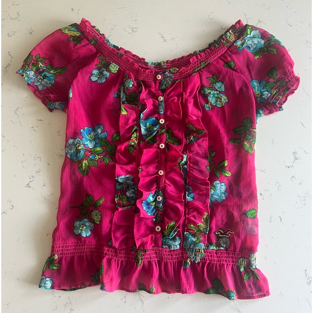 Light weight blouse with ruffle front